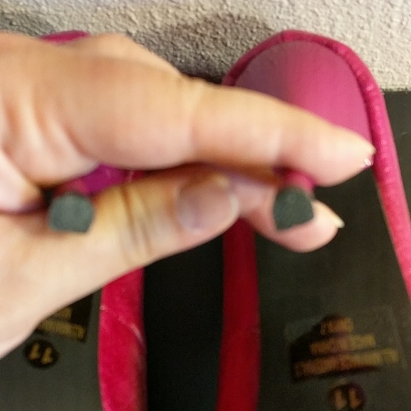 Faux Alagator style Fuchsia Shoes - Picture 4 of 7